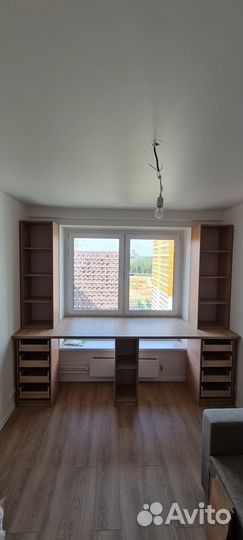 Рабочая зона у окна на заказ