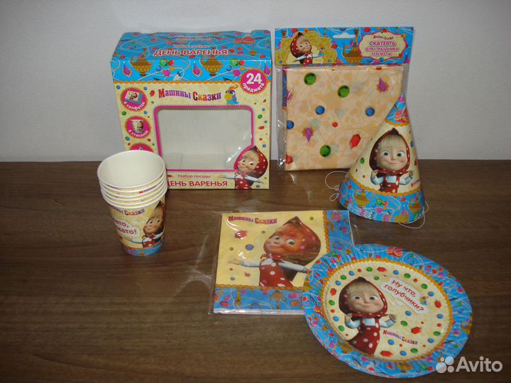 Подарочный набор посуды и скатерть Маша и Медведь