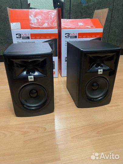 Студийный монитор JBL 305P mkll Black