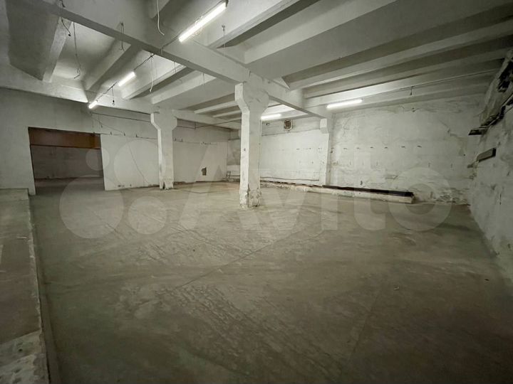 Склад, 1300 м²