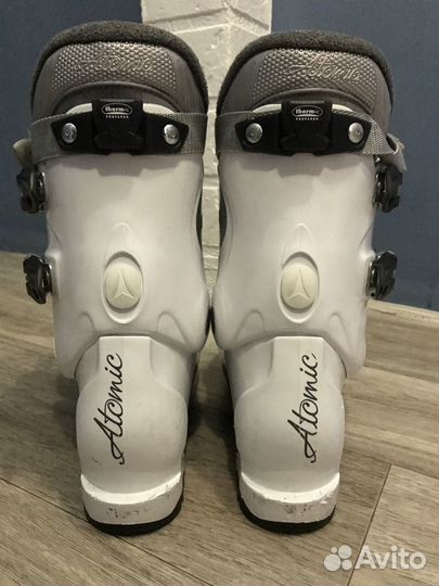 Женские горнолыжные ботинки Atomic Размер 23,5-24