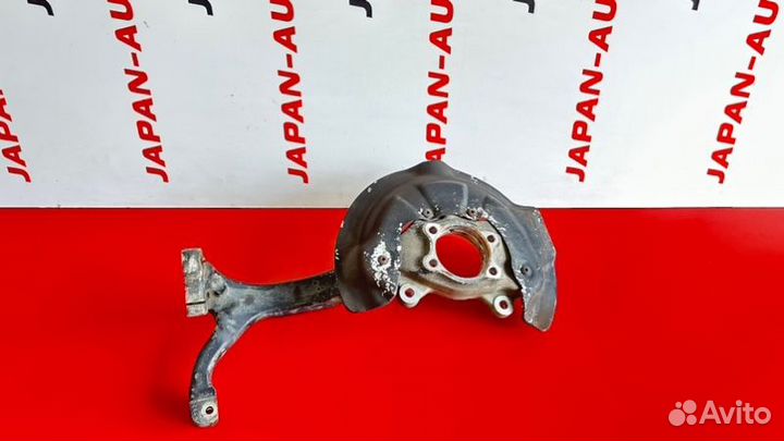 Кулак поворотный передний правый Audi A6 C6 AUK