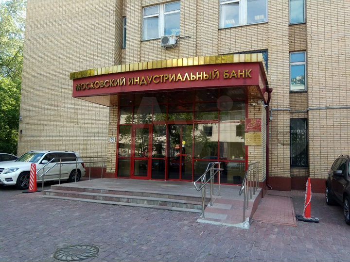 Здание, 3000 м²