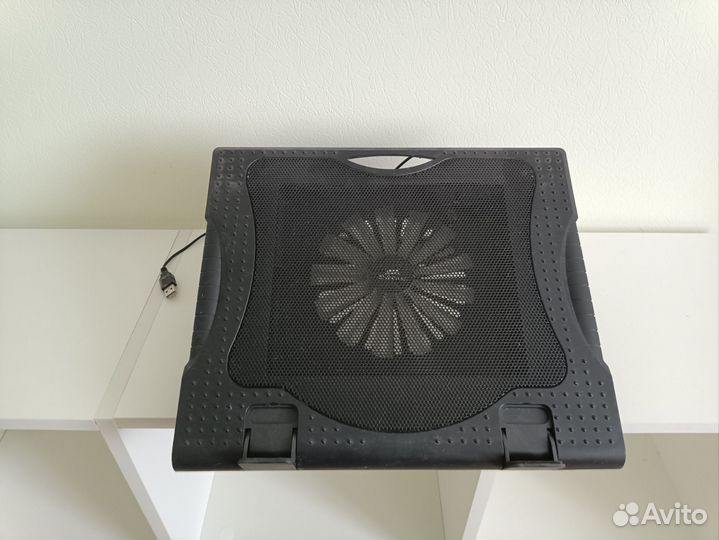 Подставка с охлаждением для ноутбука