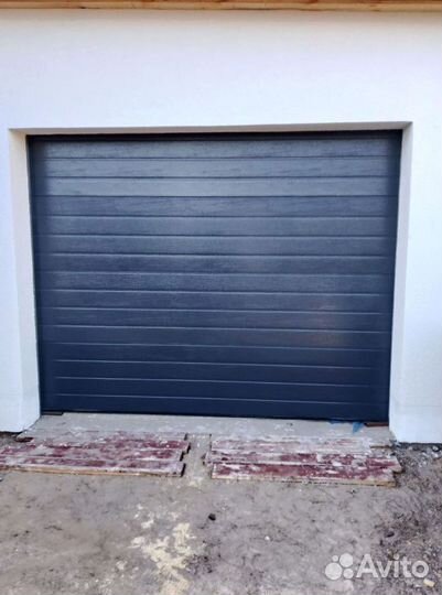 Секционные ворота под ключ