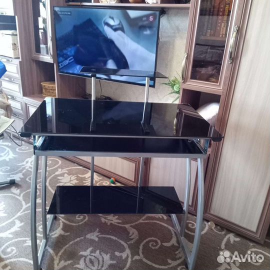 Компьютерный стол GD-010B (стекло)