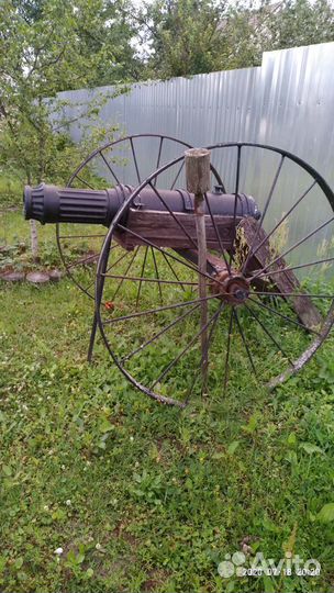 Декоративная Пушка и Старинный чугунный утюг