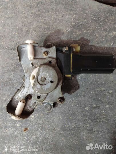 Моторчик стеклоподъемника Хендай-киа