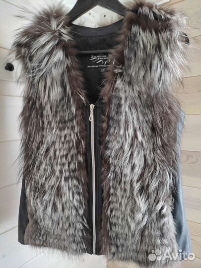Меховой жилет чернобурка