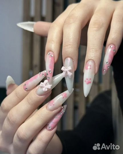 Модель на маникюр