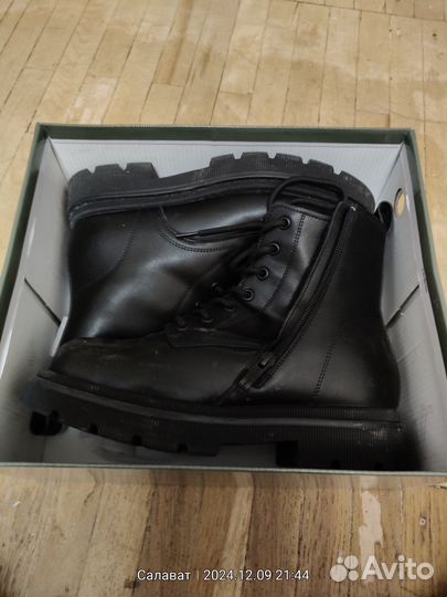 Ботинки женские зимние 38 размера новые