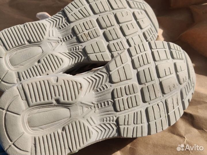 Кроссовки детские