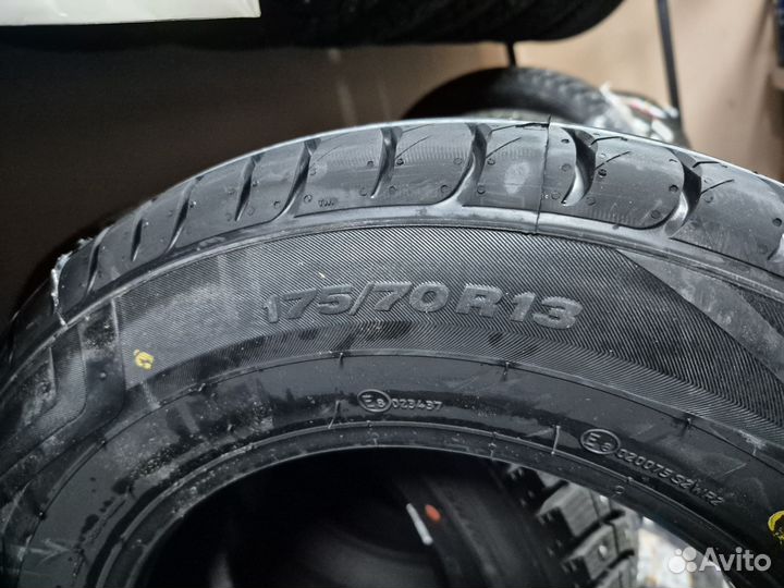 Viatti Strada Asimmetrico V-130 175/70 R13