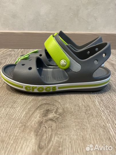 Кроксы / Crocs новые 34-35 для мальчика