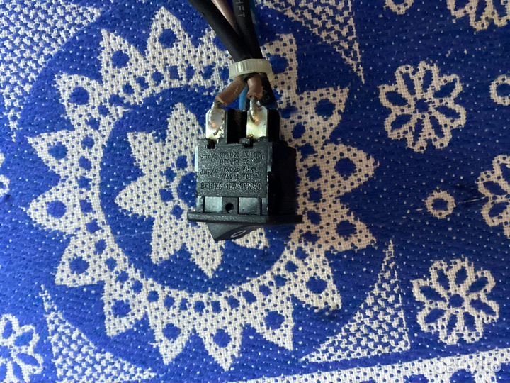 Кнопка вкл/выкл