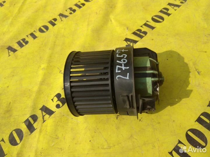 Моторчик печки Citroen C4 2 B7 2011-2016 хэтчбек