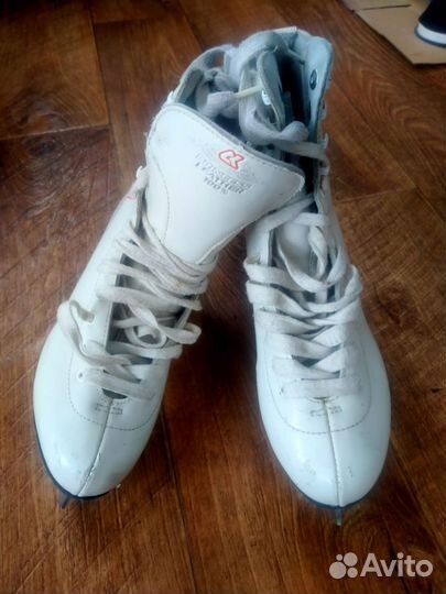 Продам коньки