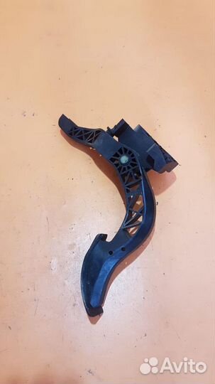 Педаль газа тормоза на Hyundai Matrix