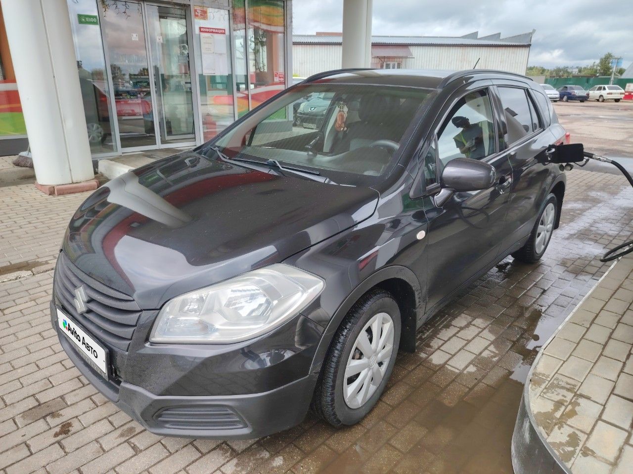 Suzuki SX4: фото владельца