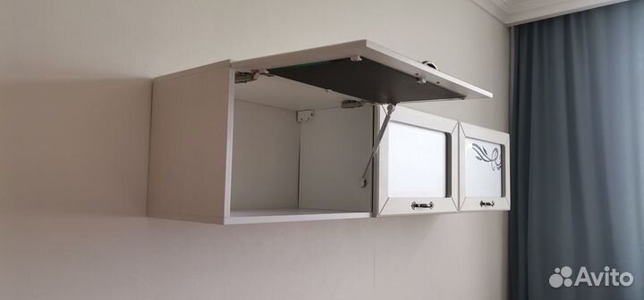 Полка навесная бу