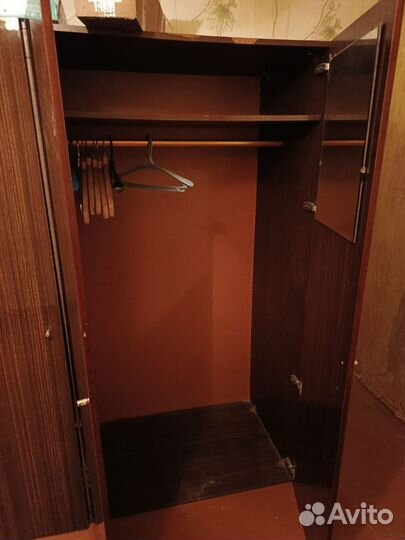 Шкаф