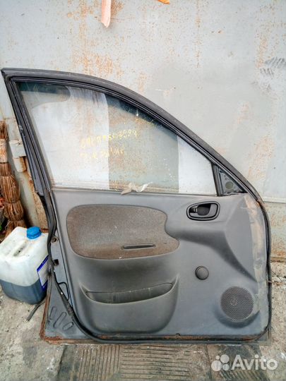 Дверь передняя левая черная chevrolet lanos