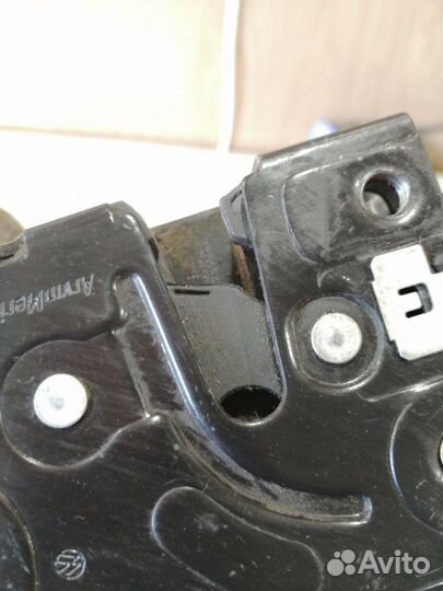 Замок двери задний левый Skoda Octavia А5 BSE 1.6