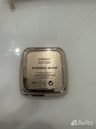 Hourglass румяна