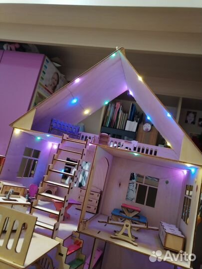 Кукольный домик с мебелью деревянный