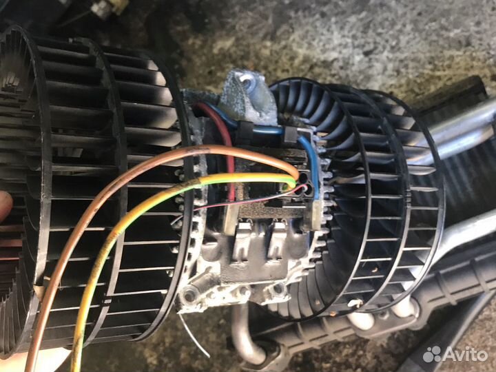 Продаю мотор и радиатор печки Бмв е38 Авторазбор