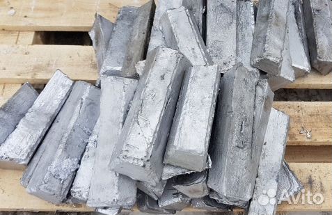 Свинец в слитках