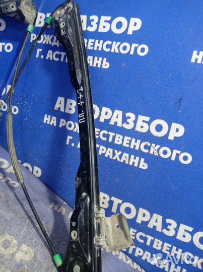 Передний правый стеклоподъемник Ford Focus 1 седан