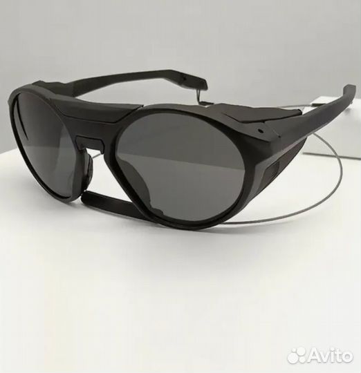 Очки солнцезащитные спортивные