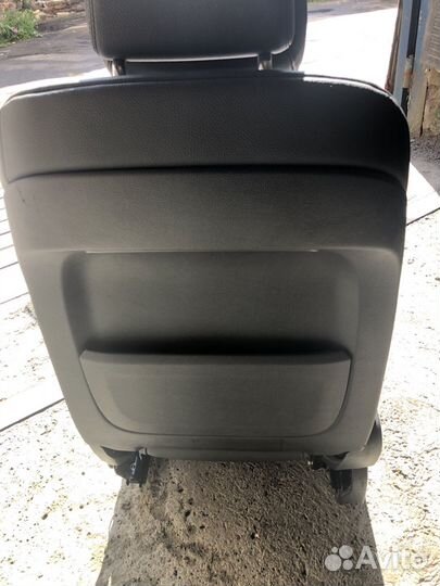 Передние кресла bmw 7 с подогревом