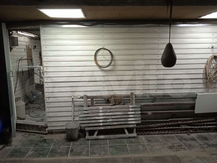 Гараж, > 30 м²