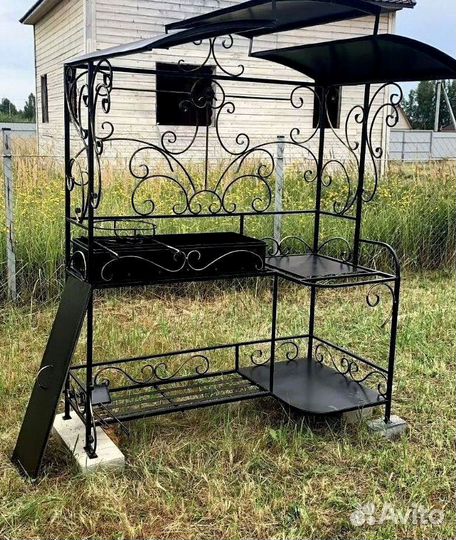 Мангал с крышей