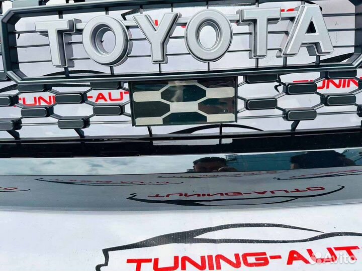 Решетка радиатора Toyota Tundra K4286