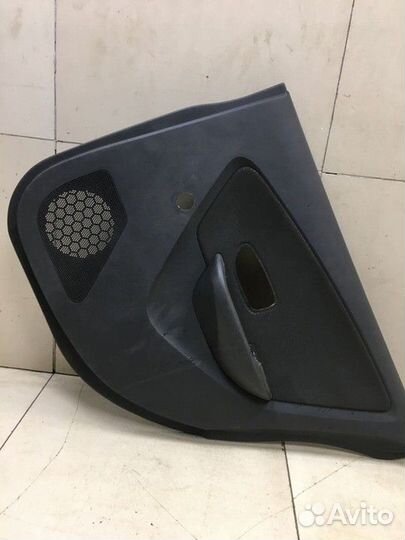 Обшивка двери задняя правая Nissan Almera