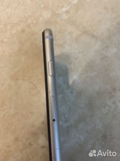 iPhone 6S, 64 ГБ