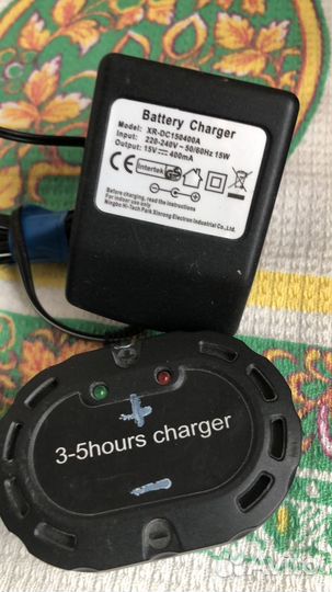 Зарядка для шуруповерта