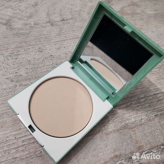Clinique Superpowder Double Face Powder