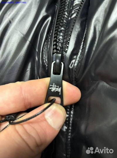 Зимний пуховик Stussy с глянцевым эффектом