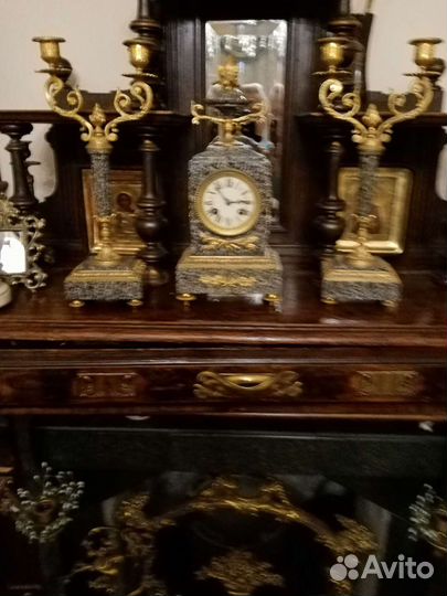 Часы мраморные с золоченной бронзой