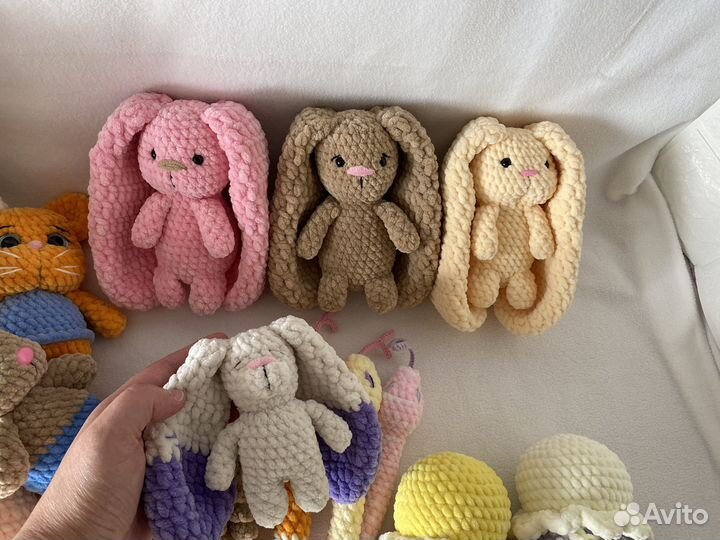 Вязанные игрушки зайка котик