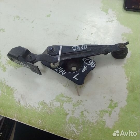 Ограничитель крышки багажника левый Volvo XC90