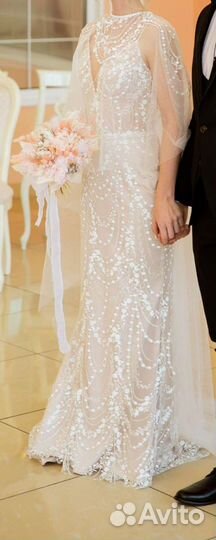 Свадебное платье с накидкой