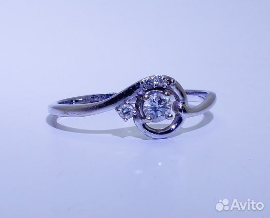 Золотое колечко с бриллиантами размер 17,5