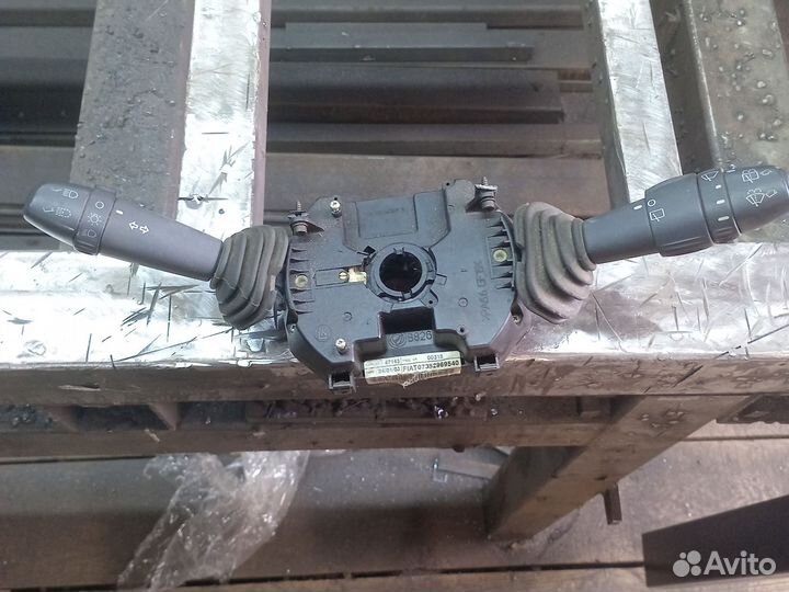 Подрулевой переключатель