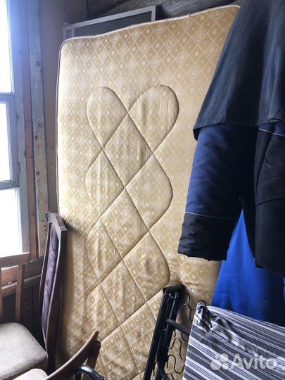 Матрас пружинный 90х200