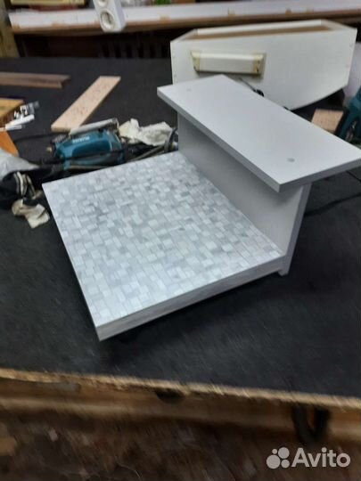 Подставка, полочка для цветов